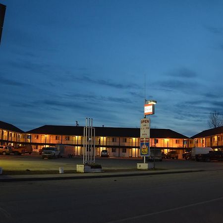 Blue Bell Inn Fort Nelson Bagian luar foto