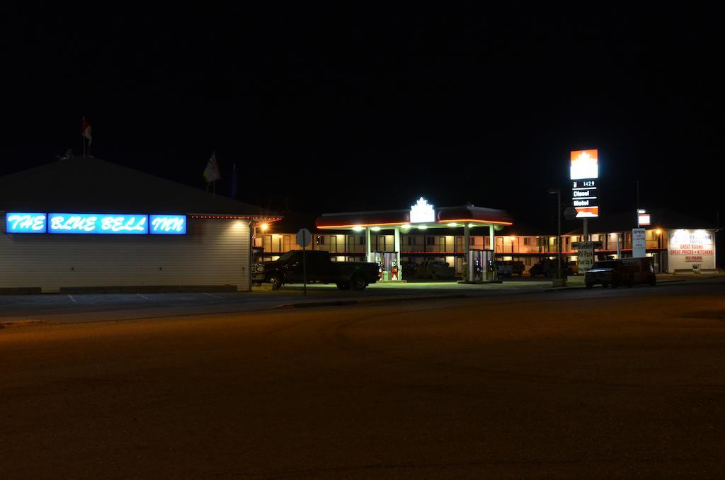 Blue Bell Inn Fort Nelson Bagian luar foto
