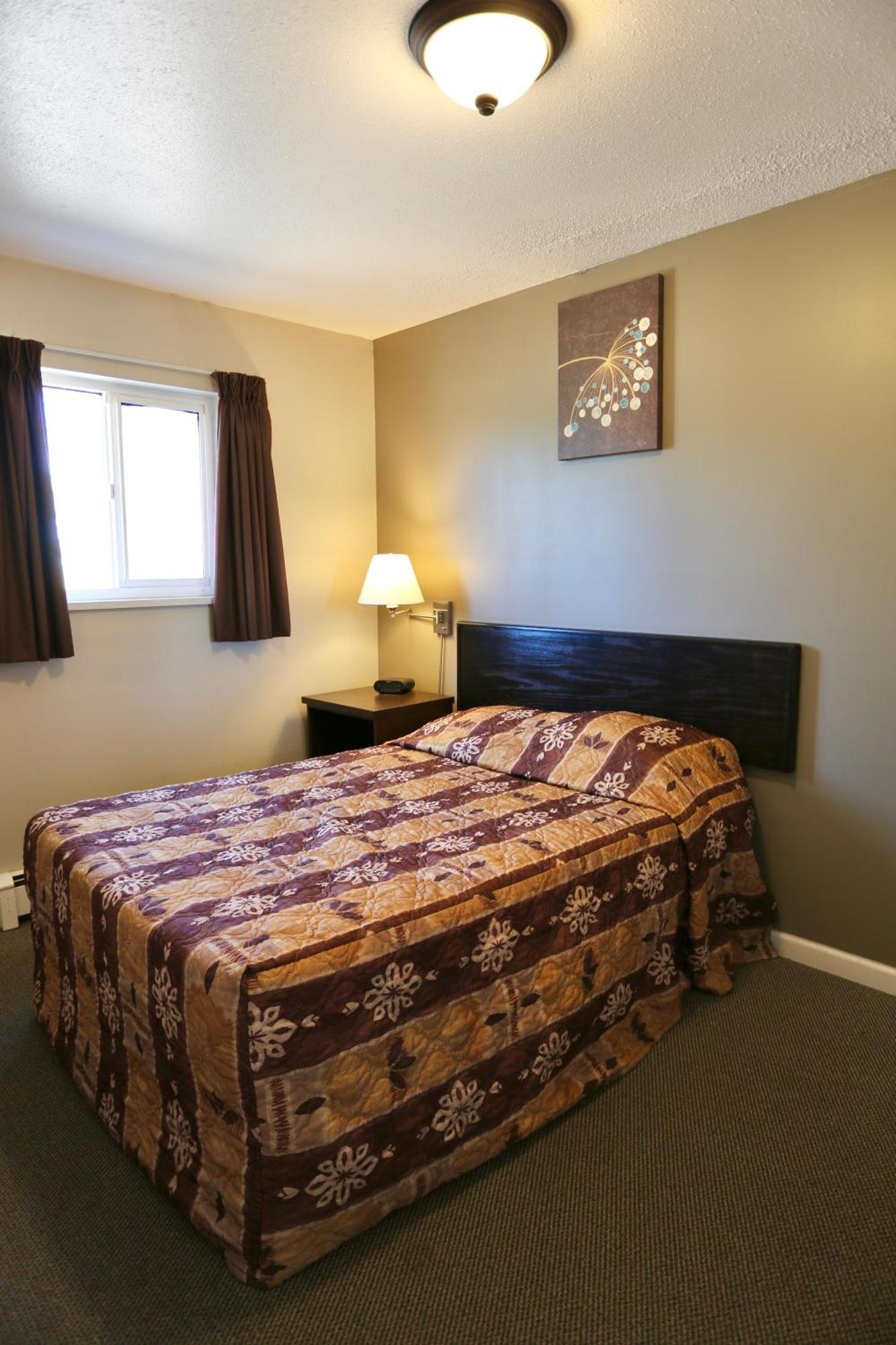 Blue Bell Inn Fort Nelson Bagian luar foto
