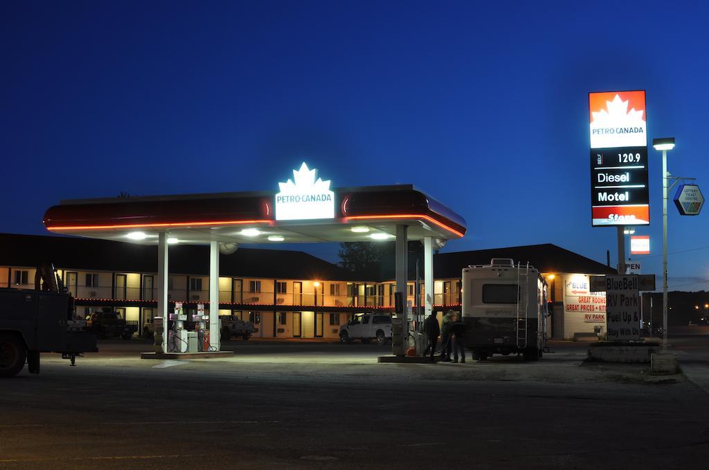 Blue Bell Inn Fort Nelson Bagian luar foto